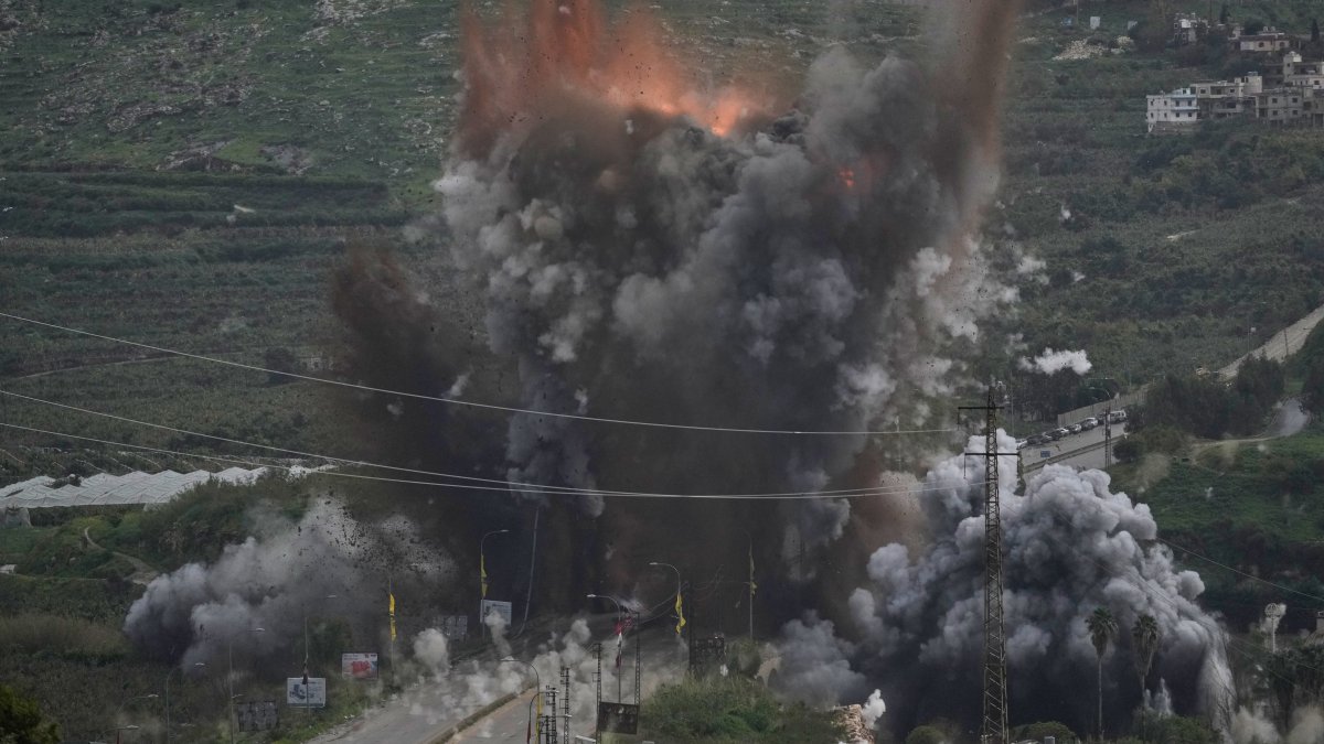 Live updates: Trump delays strikes on Iran power plants – NBC 5 Dallas ...