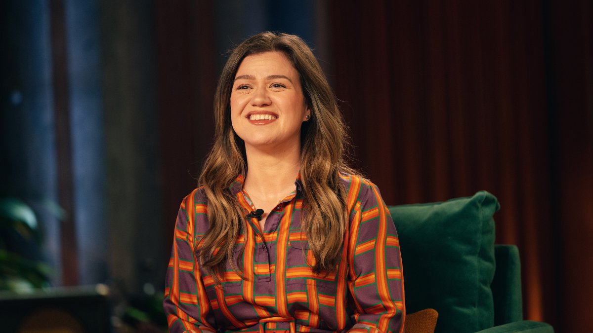 Kelly Clarkson opens up about not getting her 'American Idol' $1 million prize or car: 'They lied'