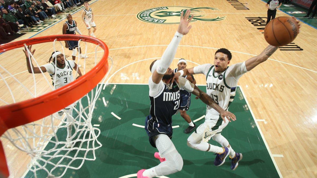 Mavericks blown out by Bucks as skid continues