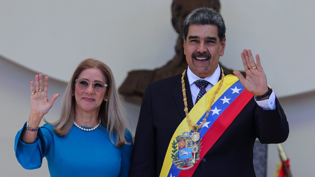 Ex-Venezuelan leader Nicolás Maduro and wife seek to get drug charges dismissed