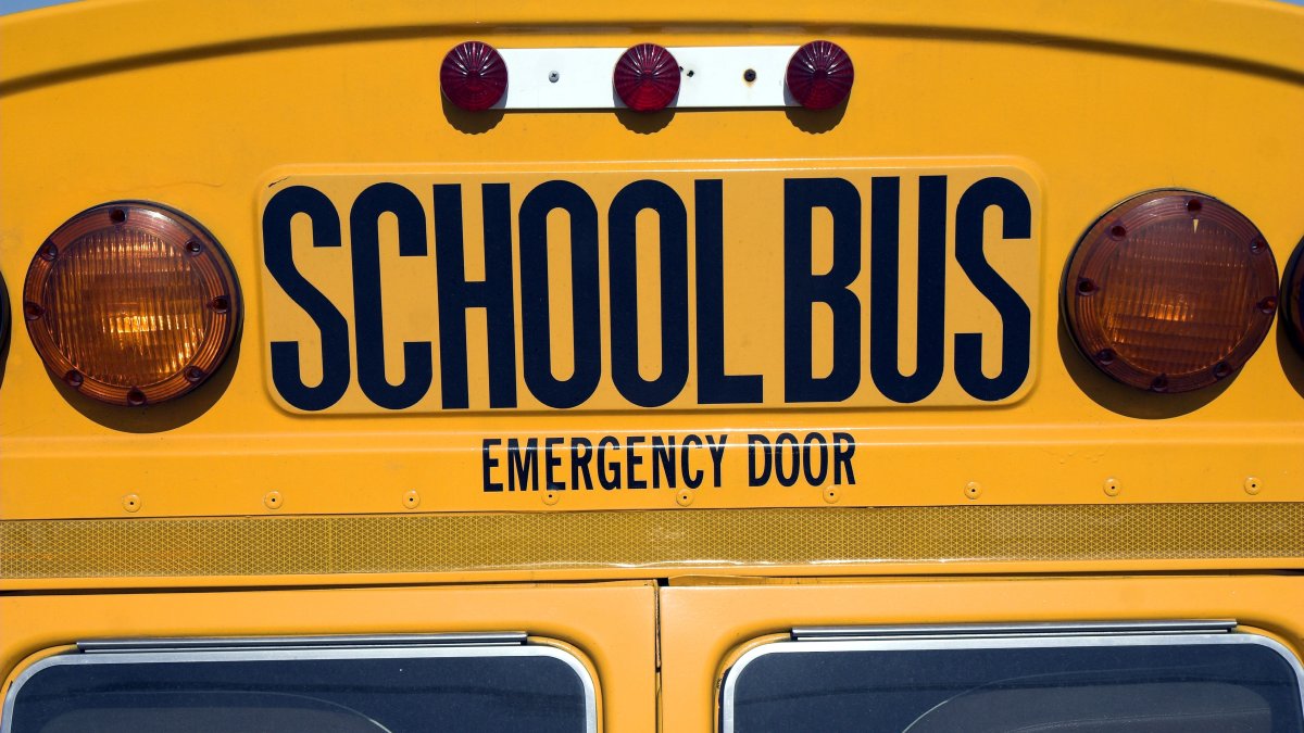 Mississippi students stop bus from crashing after driver blacks out ...