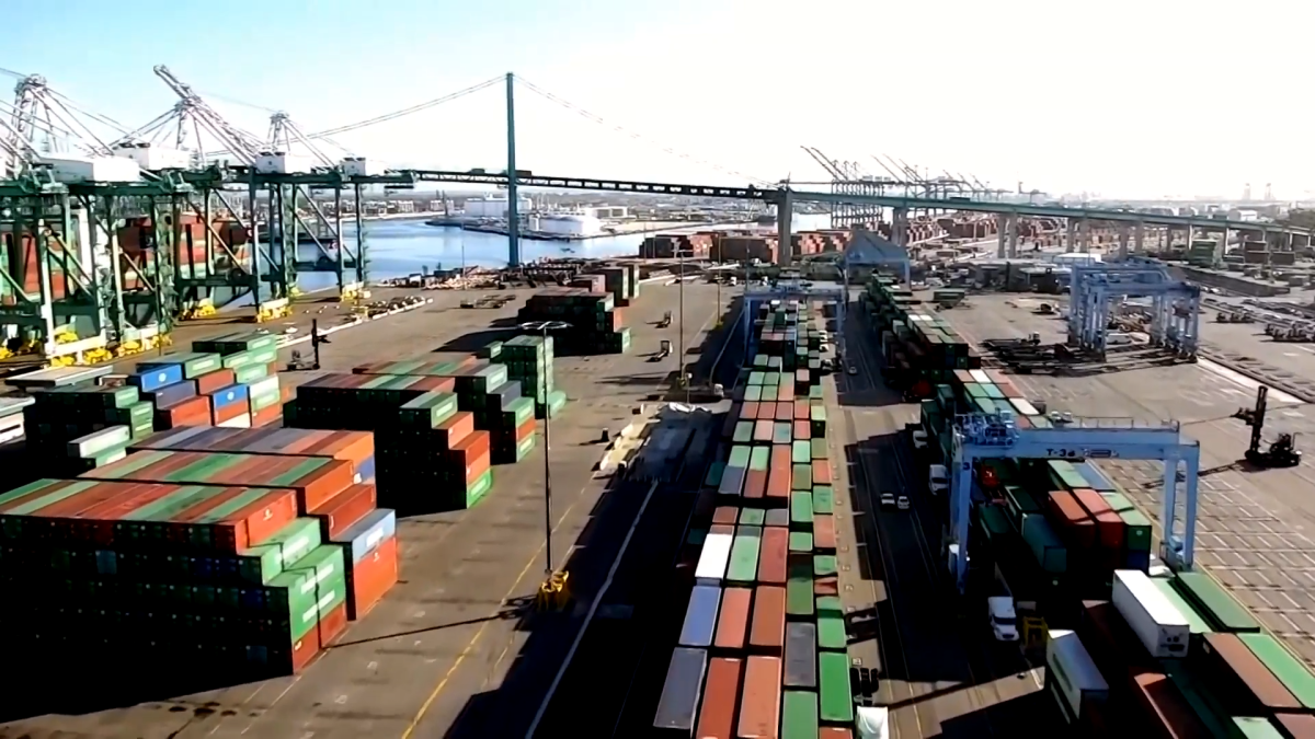 Businesses encounter issues as tariff refund portal opens