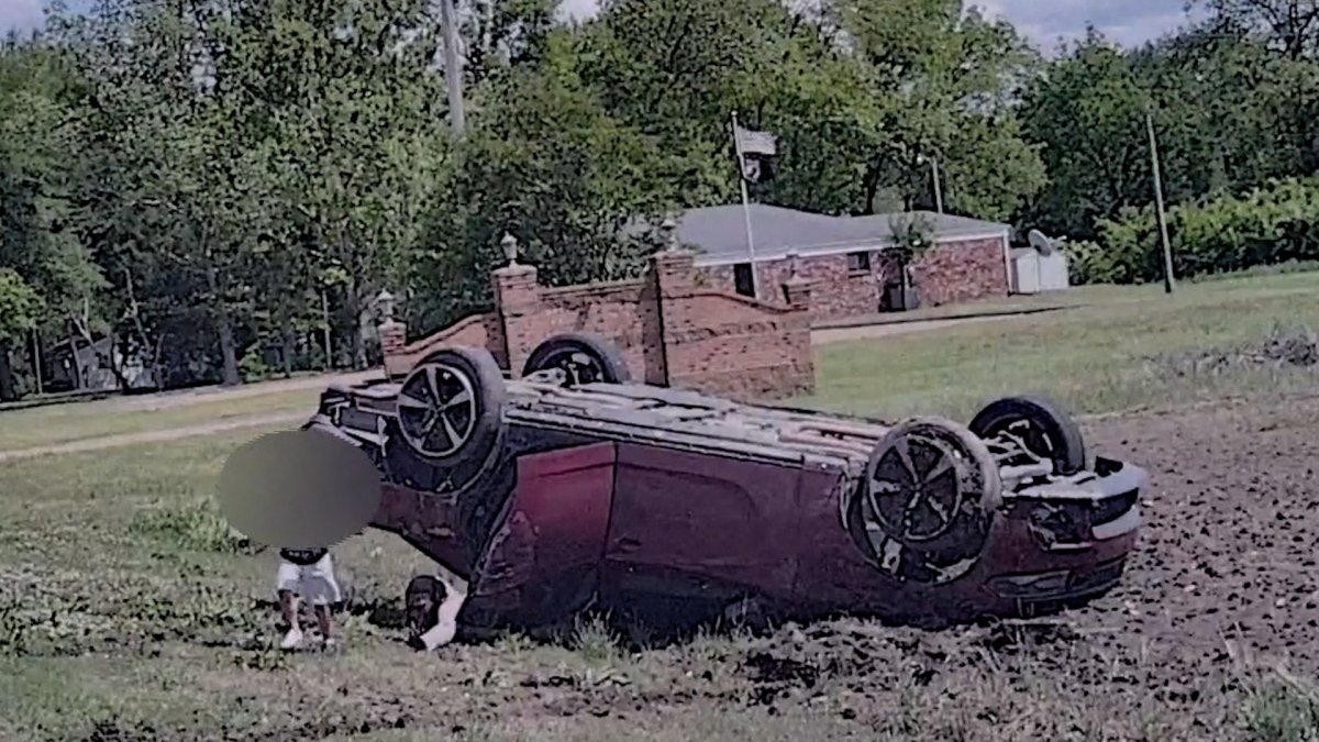 Video shows toddler escaping overturned car following mom's police chase: Watch