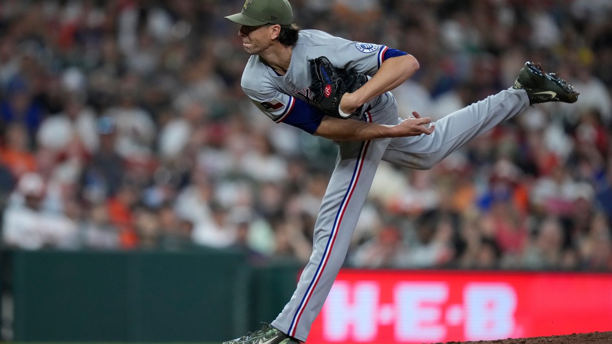 Alvarez Ties Career High, Peña Homers; Astros Sweep Rangers 7-3