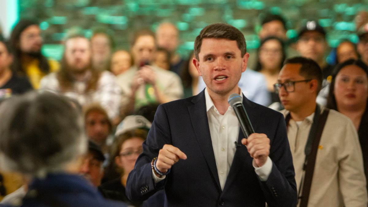Talarico kicks off statewide tour as Texas Senate race with Paxton heats up