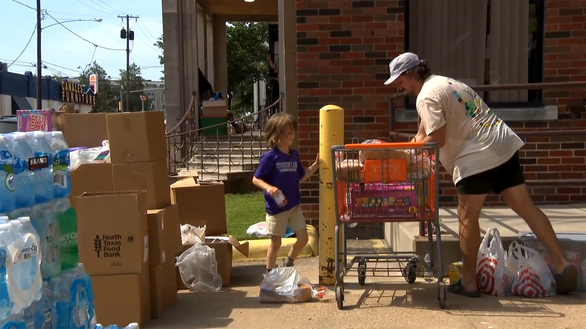 Oak Cliff neighbors rally with donations after deadly Dallas explosion