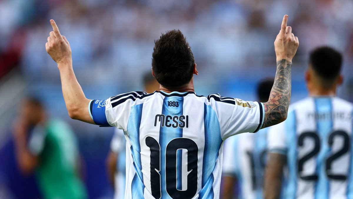 Messi, Argentina take over Dallas Stadium for World Cup group stage game