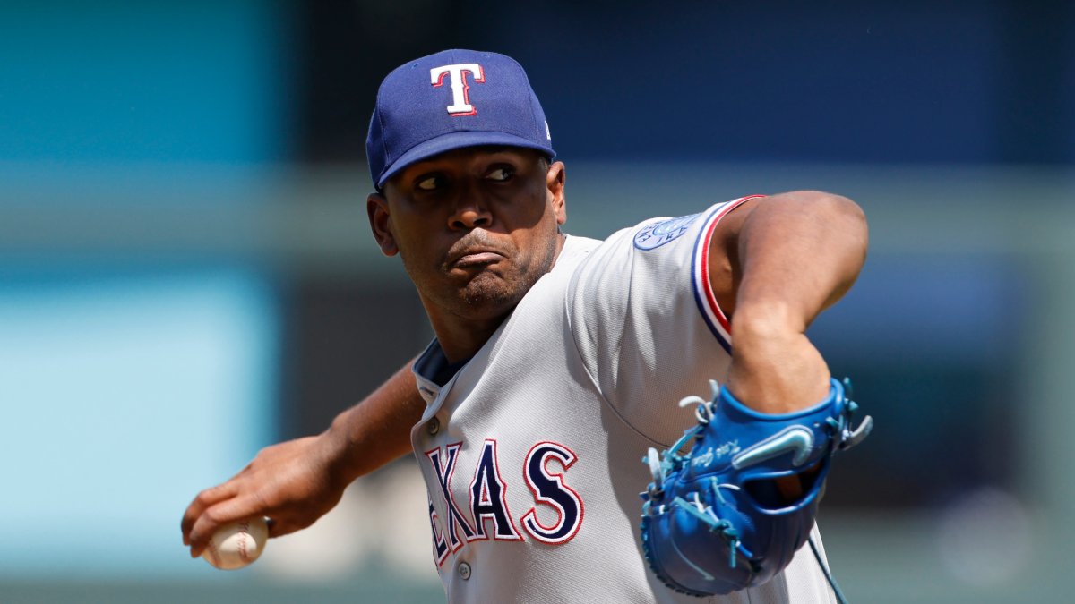 Seager homers as Rangers top Royals 4-2 to reach .500 for the first time since May 1