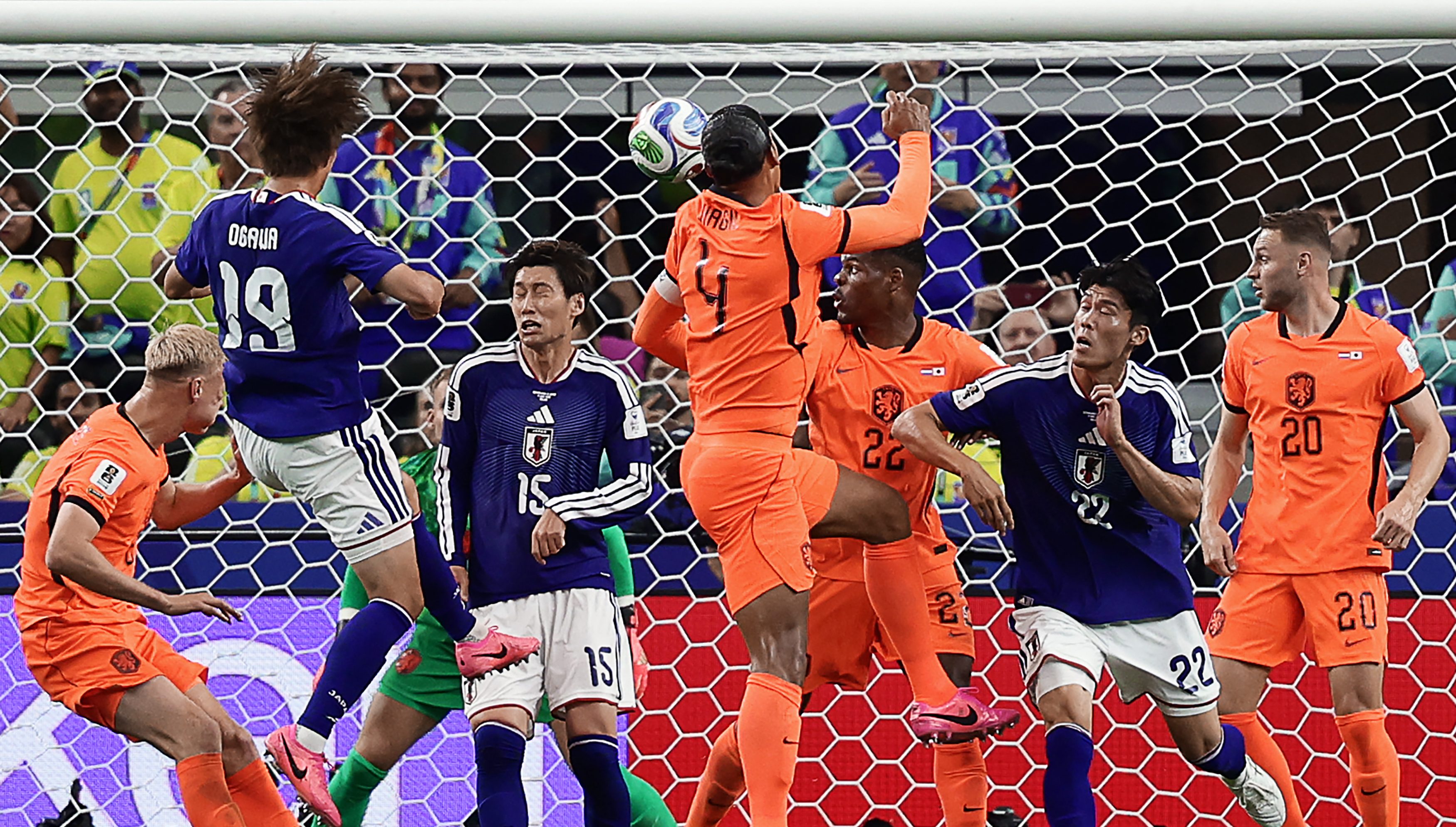 Japan, Netherlands play thrilling 2-2 draw to open World Cup Group