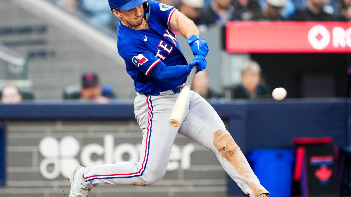 Rangers beat the Blue Jays 5-4 as Nathan Eovaldi wins his third straight start