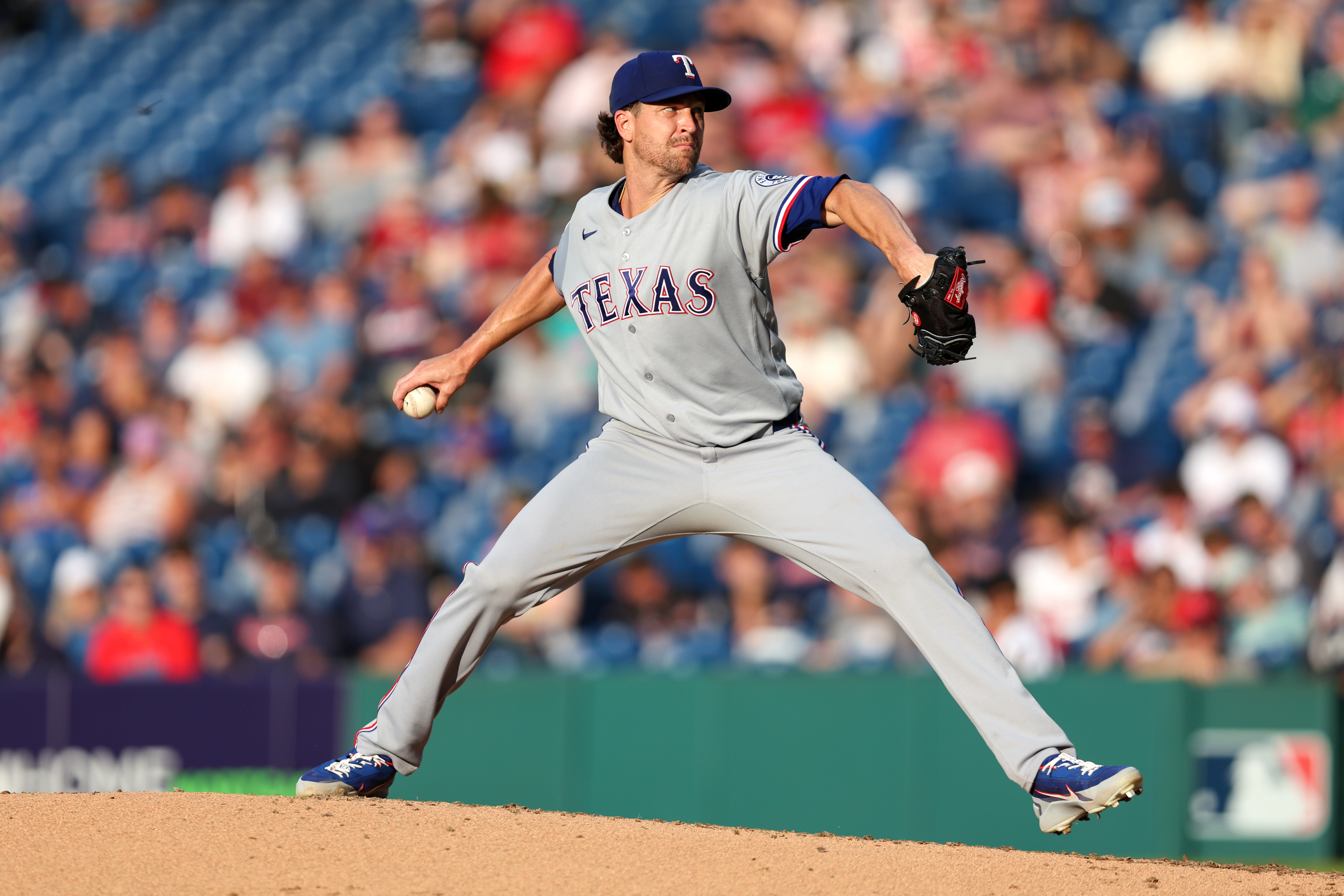 Rangers capitalize on costly Guardians mistake, extend winning streak to six