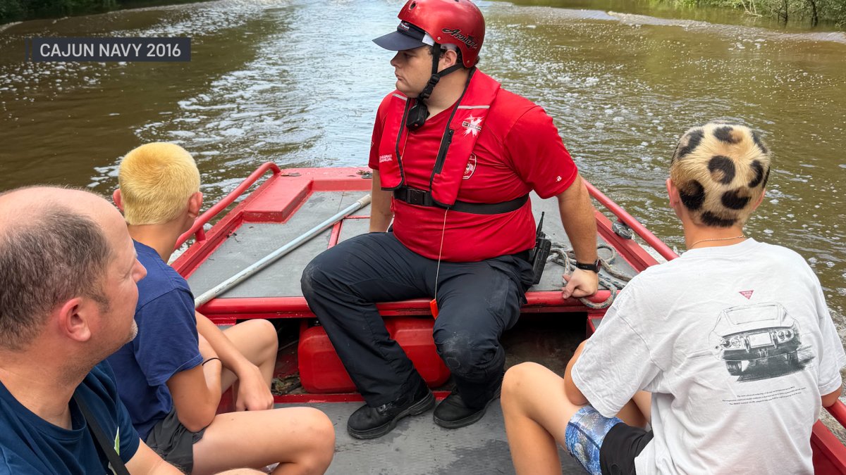 Cajun Navy rescues Fort Worth baseball team stranded by rising floodwaters
