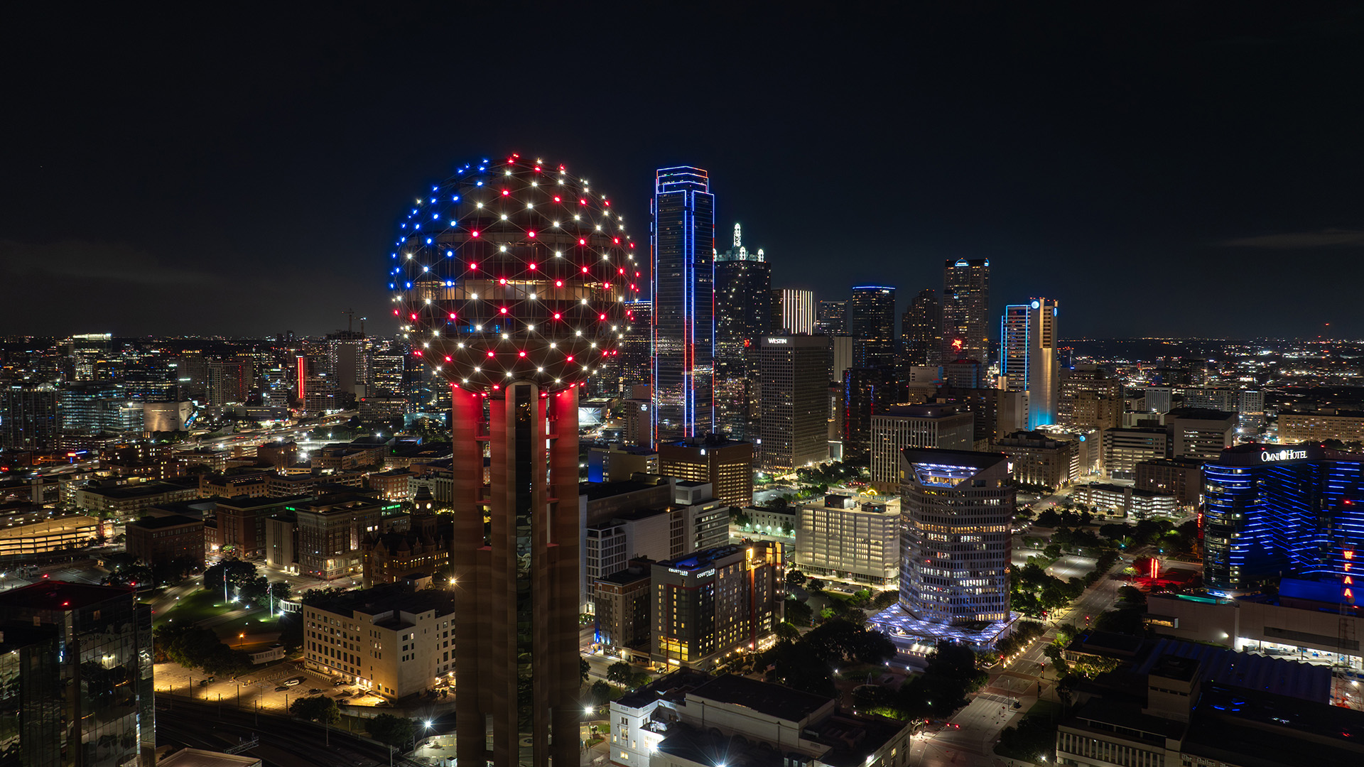 Reunion Tower puts on FIFA-themed light show for World Cup matches