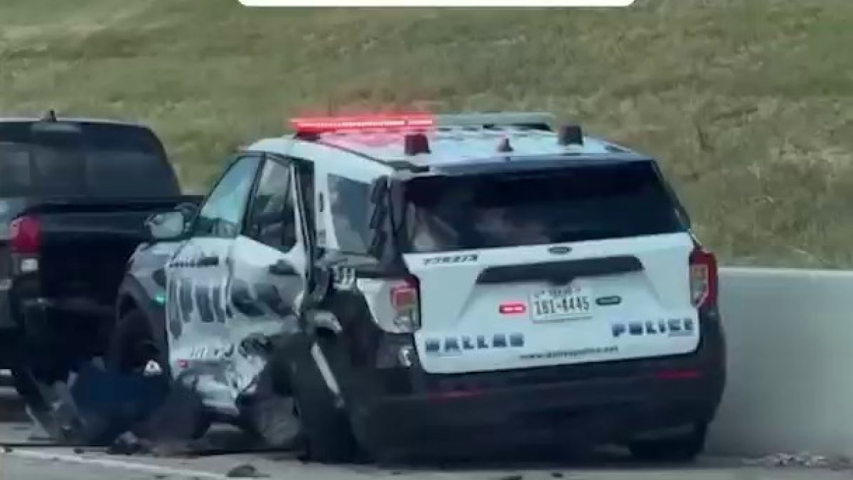 Dallas police officer hit by car during traffic stop on US 67