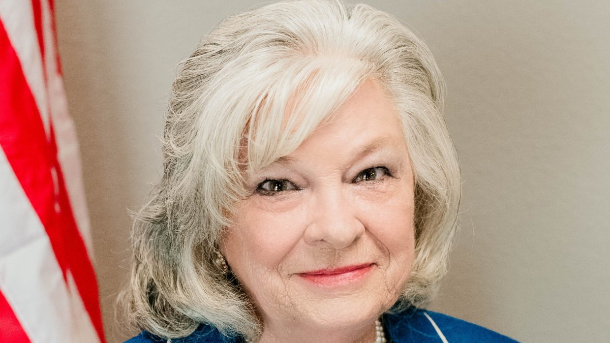 Wilmer's newly reelected mayor resigns without explanation after 6 years on the job