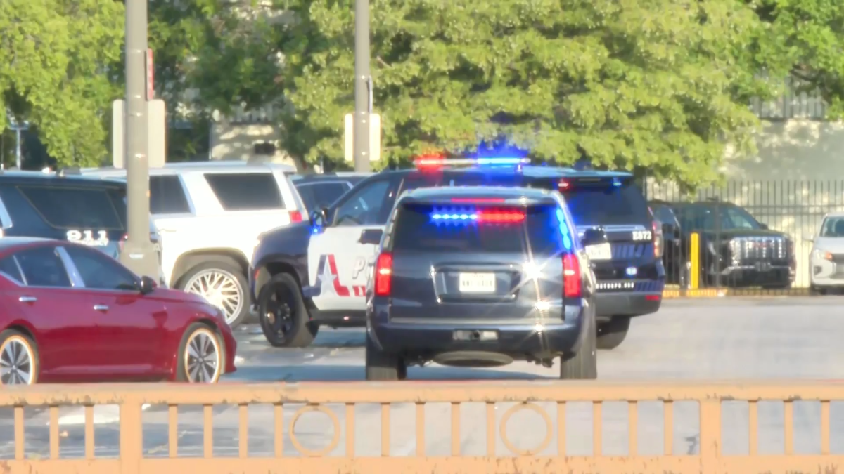 Arlington Police: Man turned himself in after shooting on Abram St.