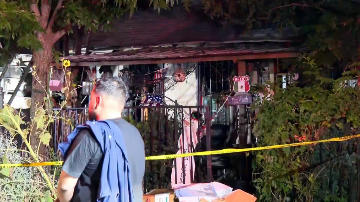 2 Fort Worth firefighters hospitalized after deadly house fire