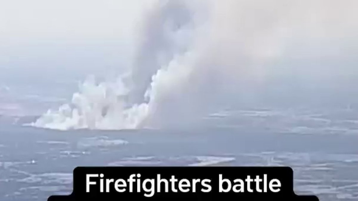 Firefighters battle fast-moving Palo Pinto brush fire