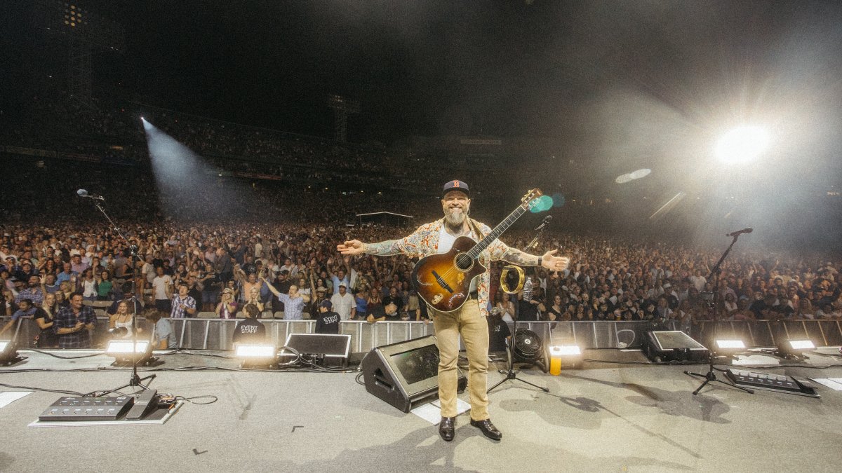 Zac Brown Band surprises all 37,000 concertgoers in Boston with free cruises