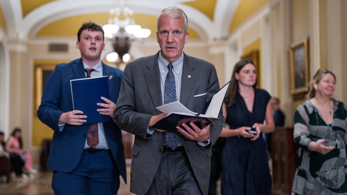 Dan Sullivan endorses Dan Sullivan to beat Dan Sullivan in perplexing Alaska Senate race
