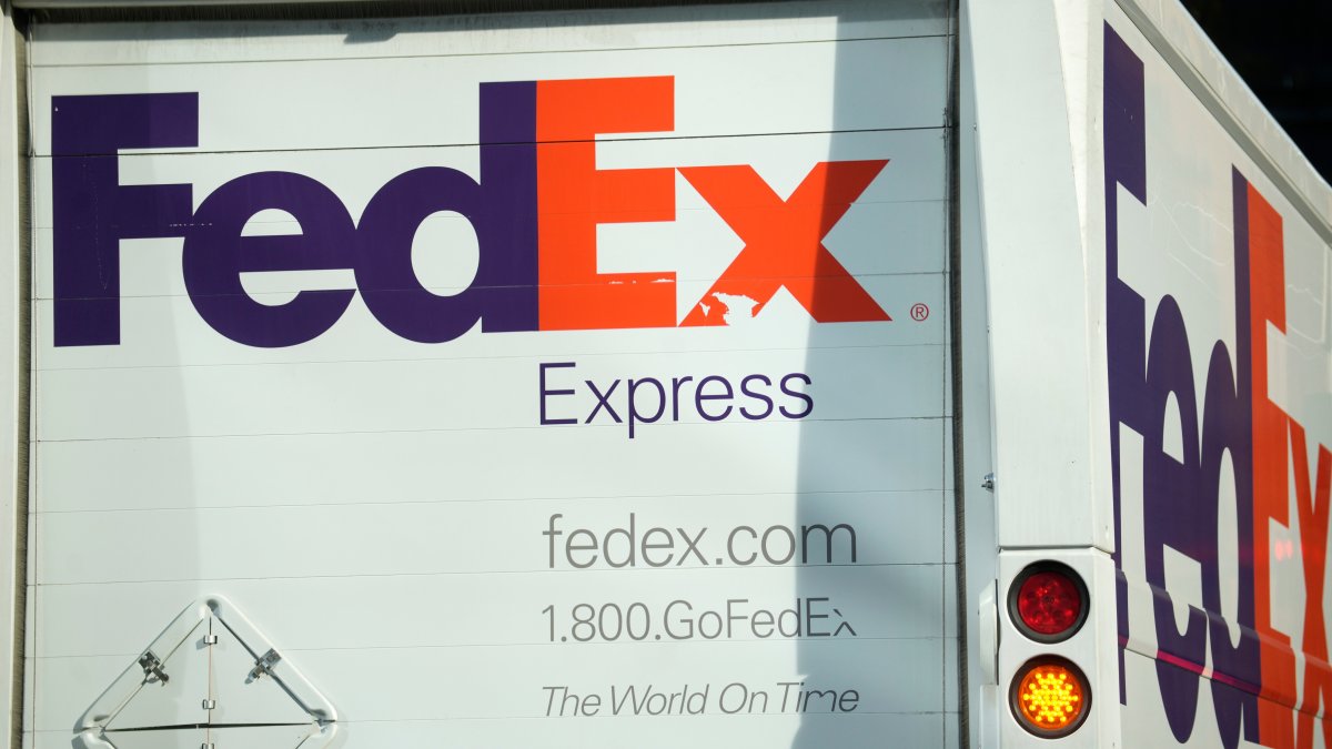 Shippers Begin Issuing Refunds for Tariffs Paid on Overseas Purchases
