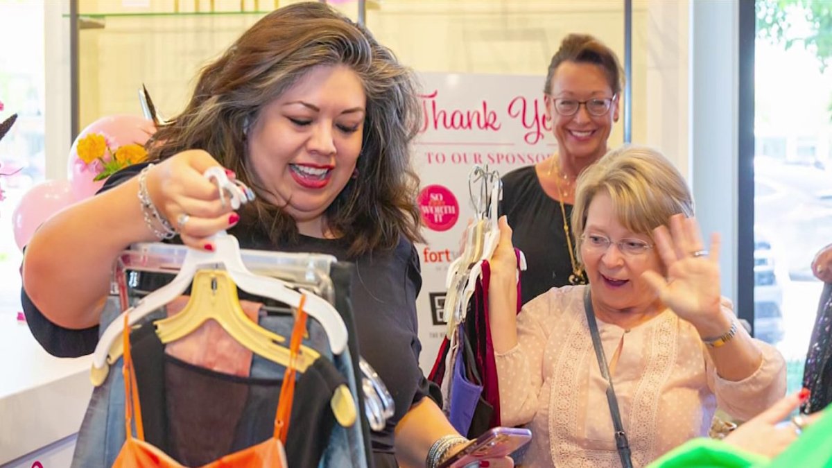 Fort Worth dress drive helps students find their prom outfit for free