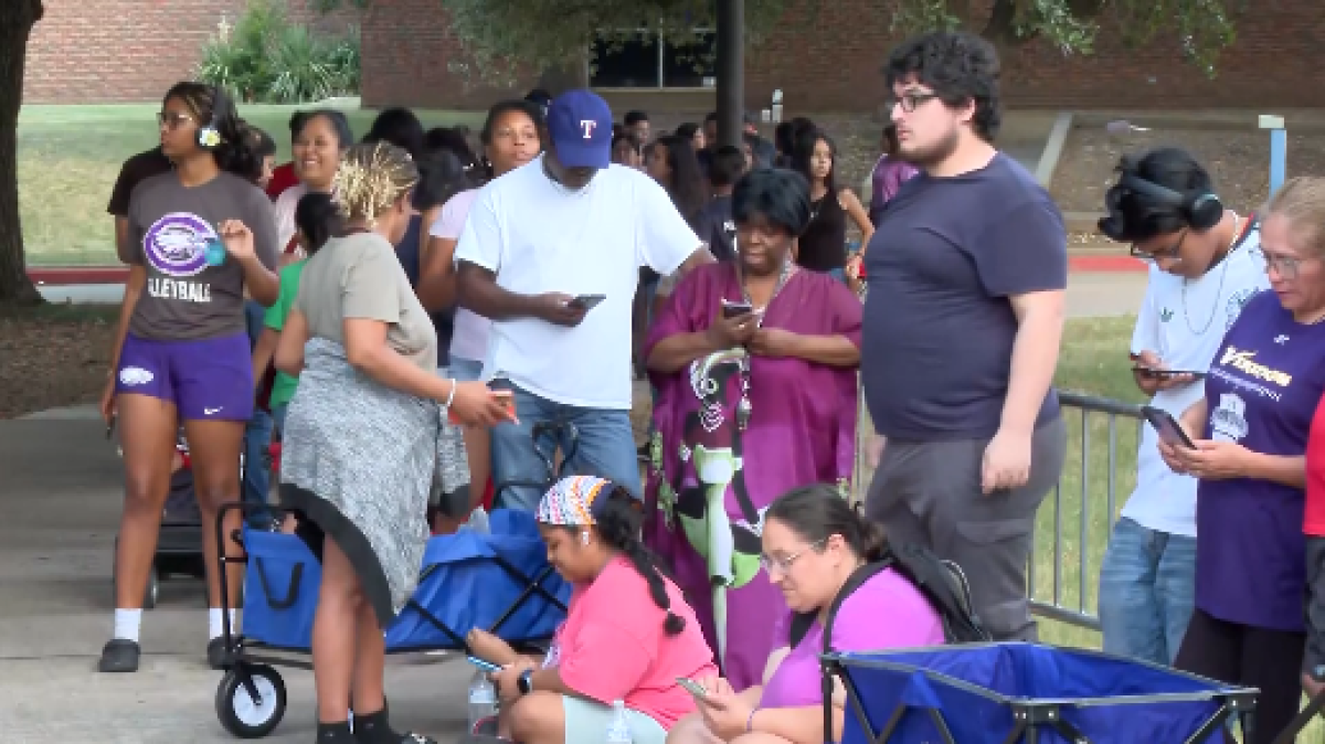 Thousands got free supplies and health services at the Back to School Roundup