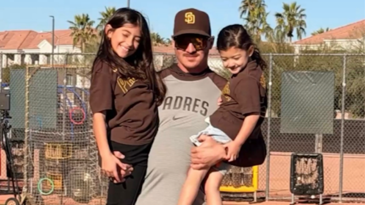 Padres minor-league coach detained by ICE at El Paso airport during work trip