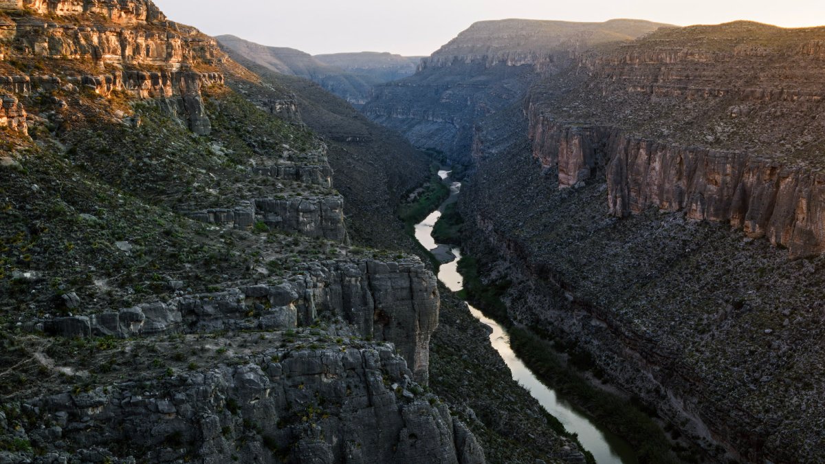 Dallas Chamber Symphony flows through film about Texas rivers, narrated by Ethan Hawke
