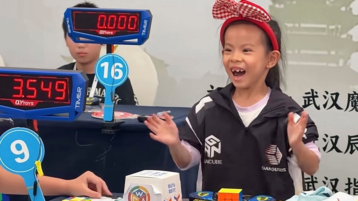 6-year-old Chinese girl breaks women's Rubik's Cube world record