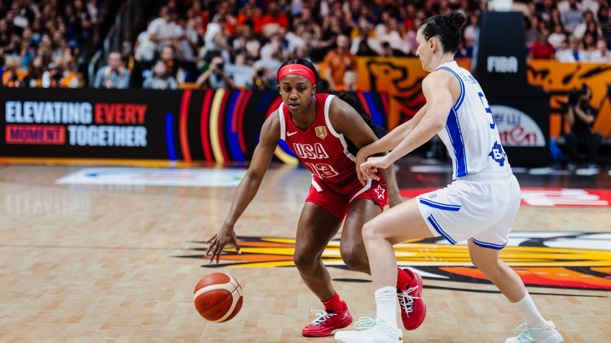 U.S. Women Rally Past Italy 55-52 in FIBA World Cup Scare