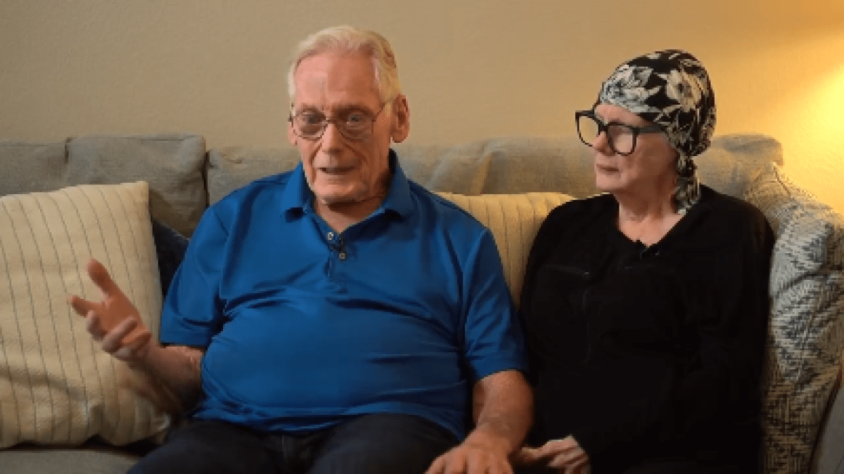 81-year-old man delivering luggage gets unexpected support
