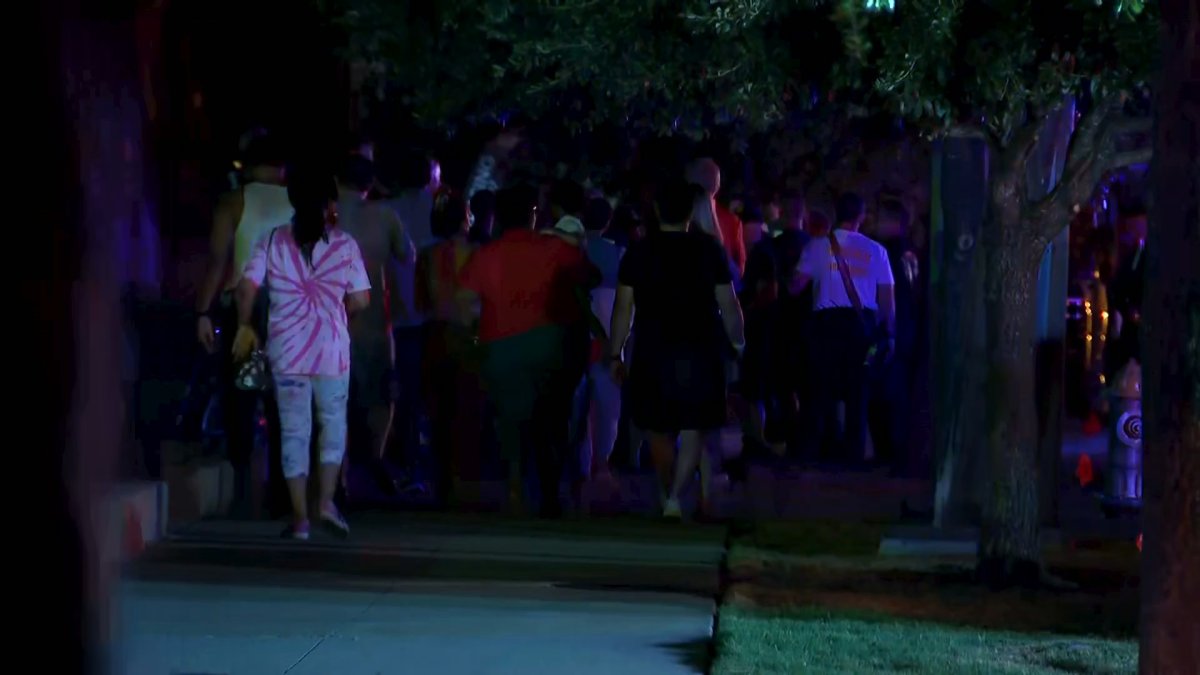 Hundreds displaced by gas leak at Dallas apartment complex