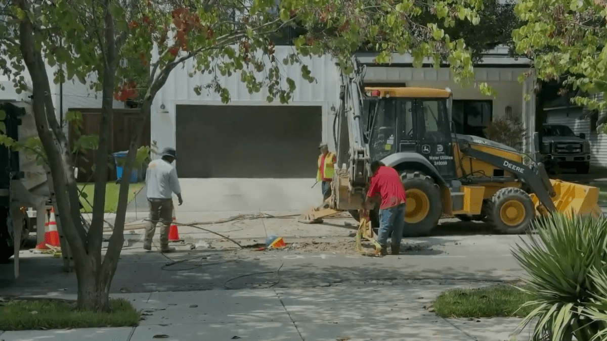 40-day East Dallas water leak is fixed, but neighbors still have questions