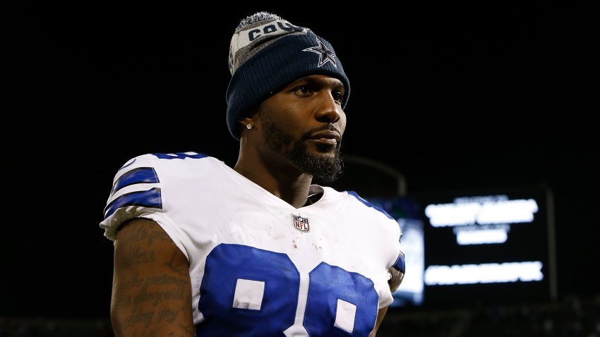 OAKLAND, CA – DECEMBER 17: Dez Bryant #88 of the Dallas Cowboys leaves the field after a win against the Oakland Raiders at Oakland-Alameda County Coliseum on December 17, 2017 in Oakland, California.