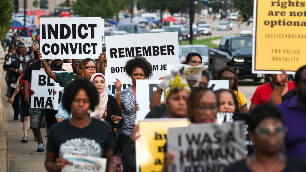 Dallas Co. Bucks National Trend on Indicting Cops for Murder