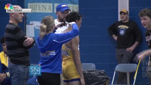 [NATL] Resident Says He ‘Wanted to Strangle’ Ref Who Made High School Wrestler Cut Dreads