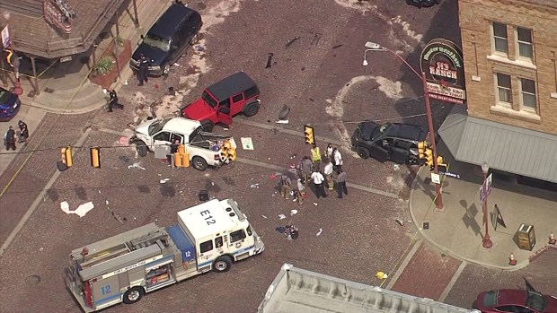 Raw: 1 Dead, 4 Injured in Crash in Fort Worth Stockyards