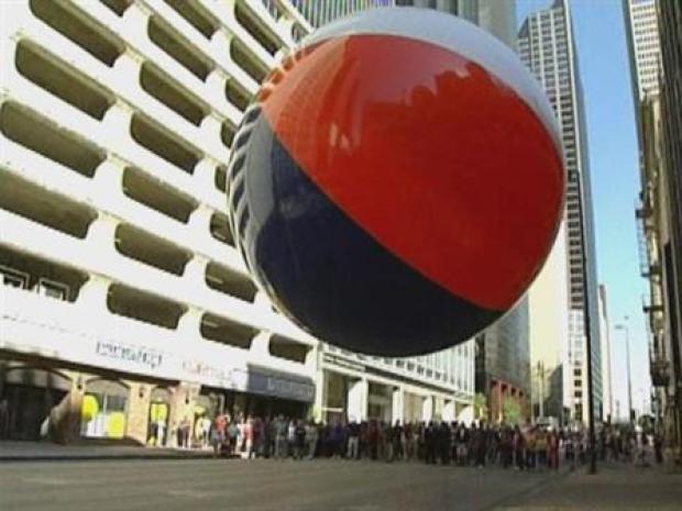 [DFW] Big Beach Ball Drops On Dallas
