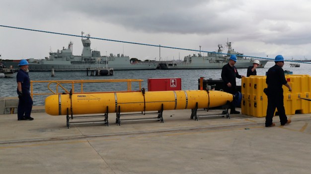 ocean shield begins search for flight 370s black box