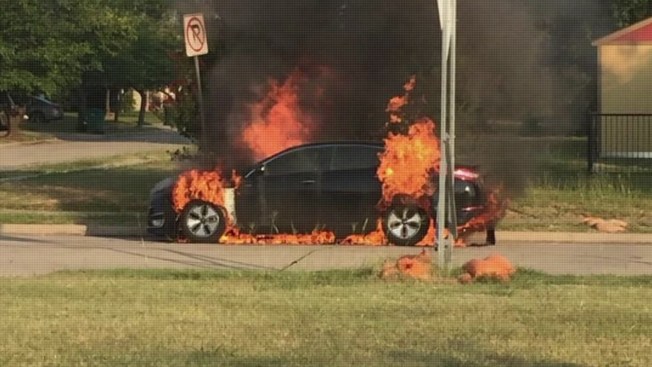 Denton Woman Escapes Burning Kia Nbc 5 Dallas Fort Worth Denton Woman Escapes Burning Kia