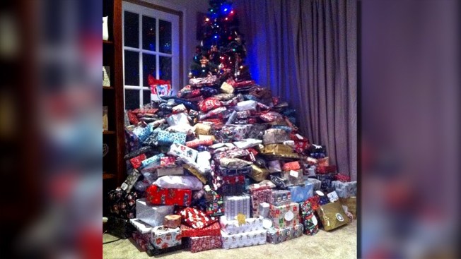 picture of christmas tree presents goes viral nbc 5 picture of christmas tree presents goes viral nbc 5