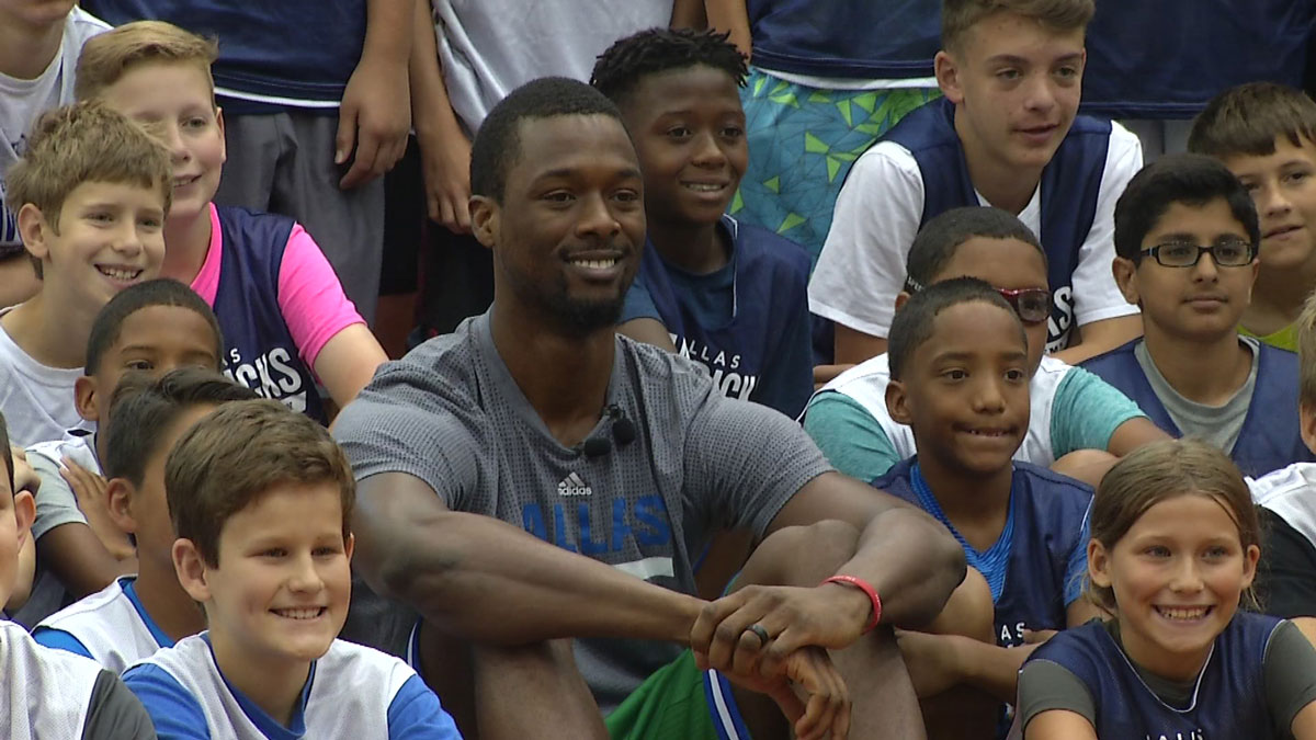 Harrison Barnes Surprises Youngsters at Mavs Basketball Camp