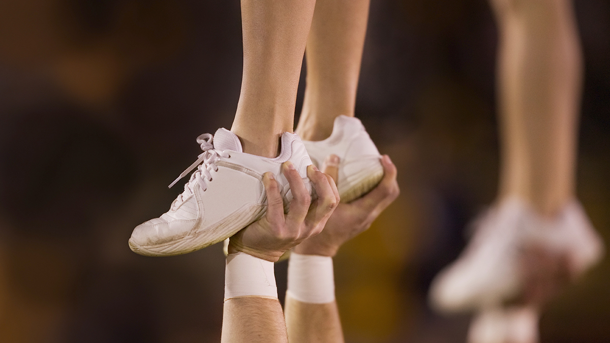 Cheerleaders Warned About Mumps Exposure After Competition
