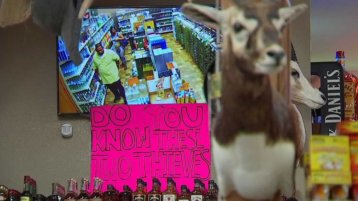 Police Search for Bandits Who Stuffed Liquor Down Pants