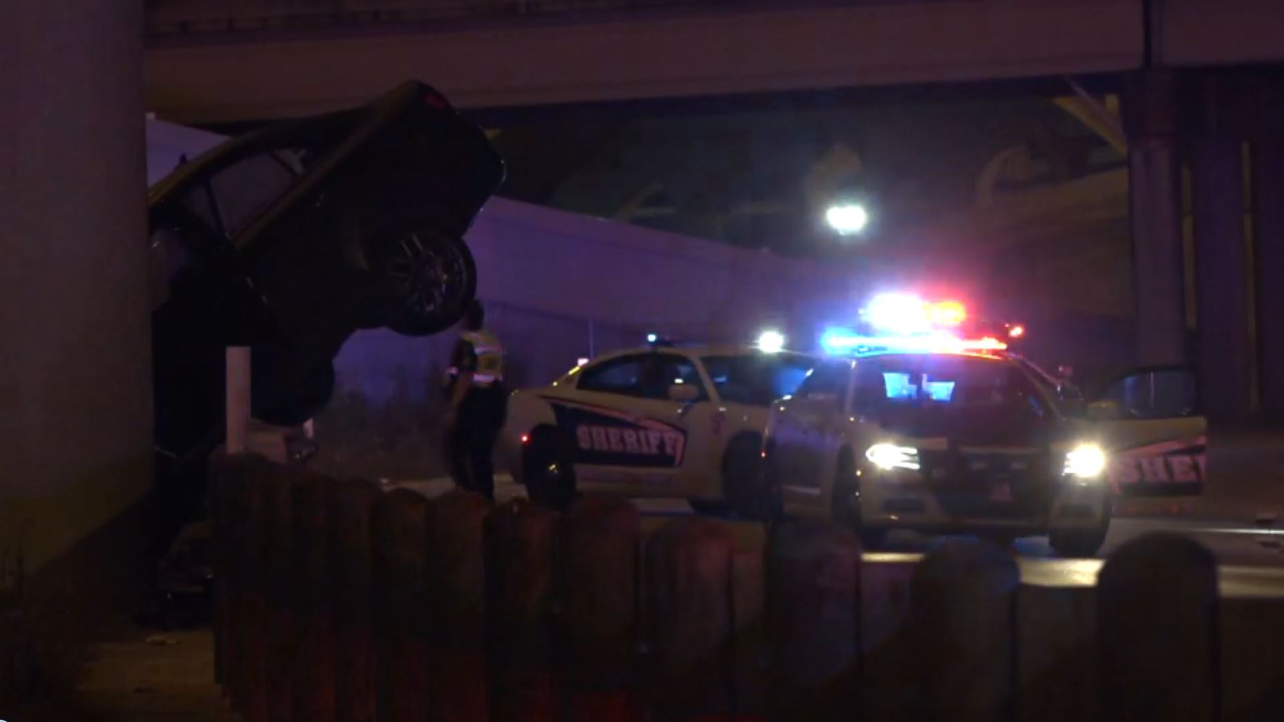 Man Dies After Crashing into Pillar on I-30