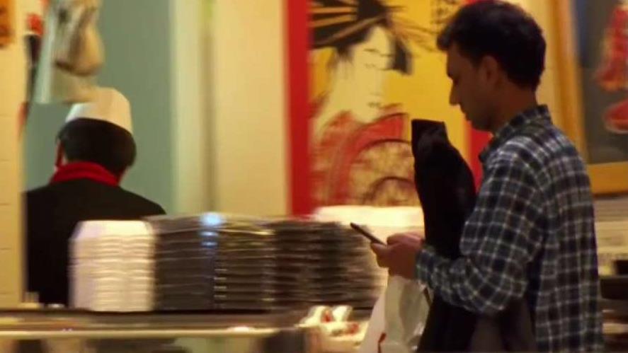 Stores Packed as Shoppers Rush to get Last Minute Gifts
