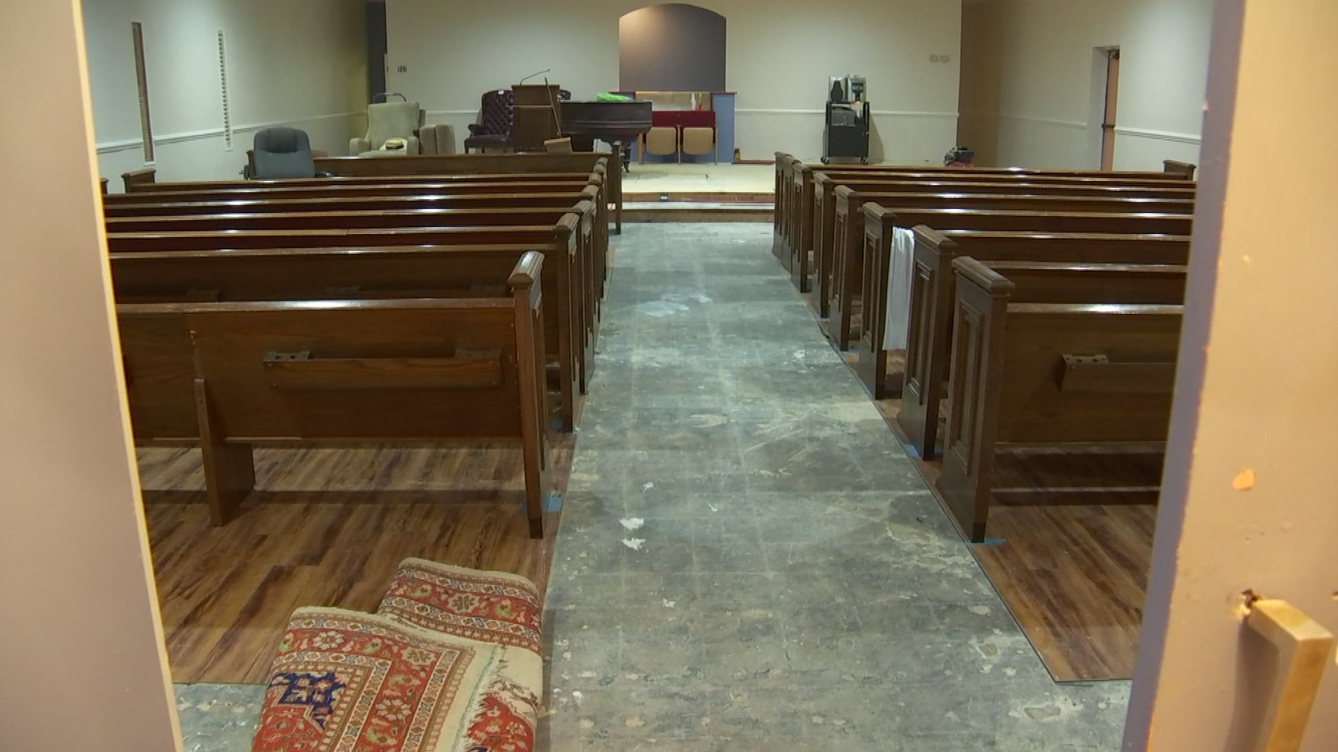 Jewish Temple Gifts Pews to Help Baptist Church Get Back to Worship
