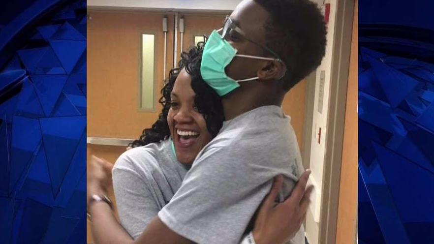 Mother Donates Kidney to Son on Valentine's Day