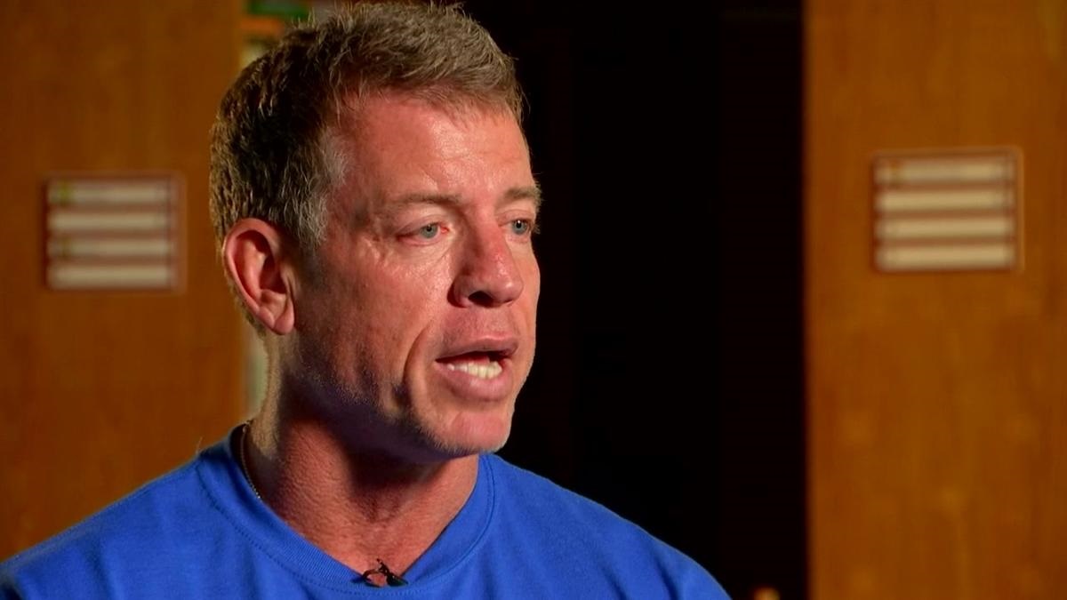 Troy Aikman, United Way Hosts STEM Event